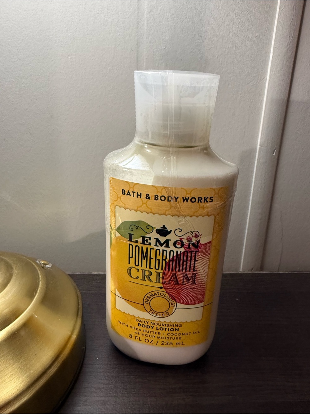 Bath & Body Works Lemon Pomegranate Cream Body Lotion - Yellow & White